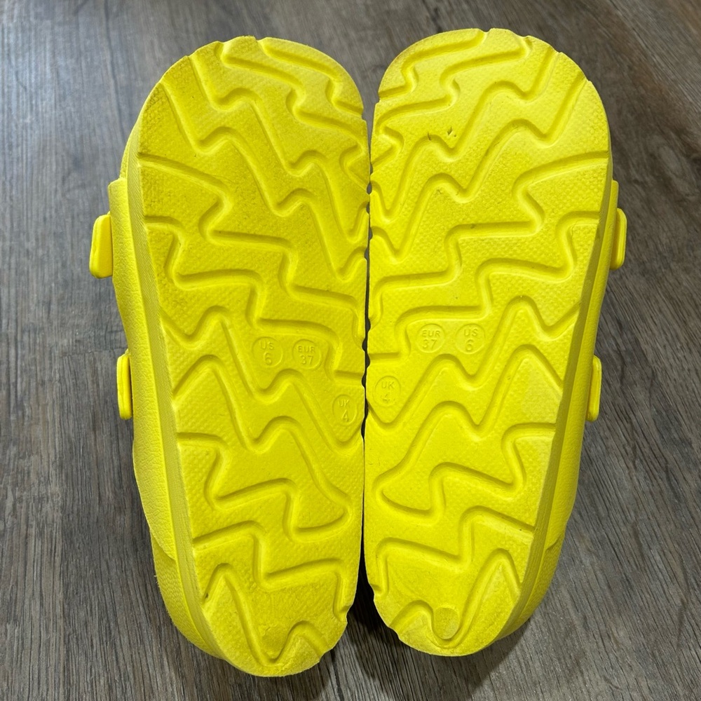 MIA Sunny Yellow Double Strap Women’s Sandals Size 6 - Picture 3 of 6